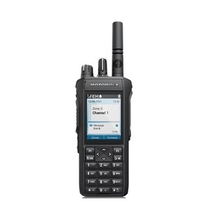 Motorola radios R7 premium portable radio featuring full keypad and front-facing adaptive dual-microphone layout